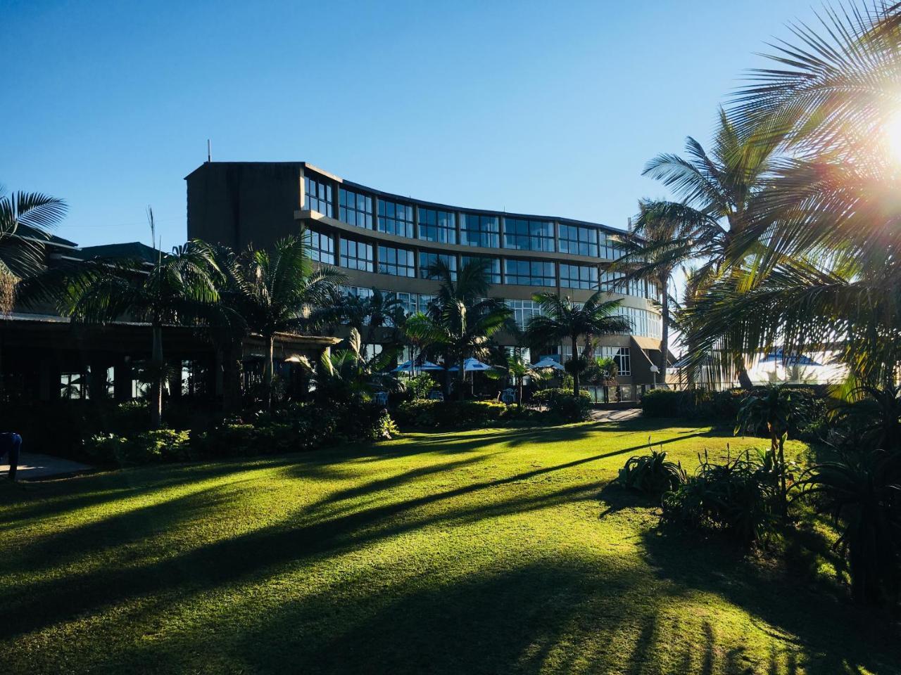 Salt Rock Hotel And Beach Resort Ballito Bagian luar foto